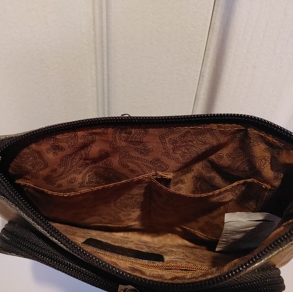 Joanel Crossbody Handbag - Picture 6 of 7